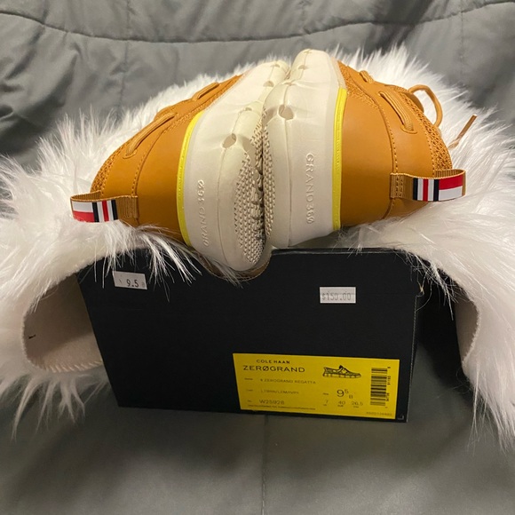 COLE HAAN - Picture 4 of 7